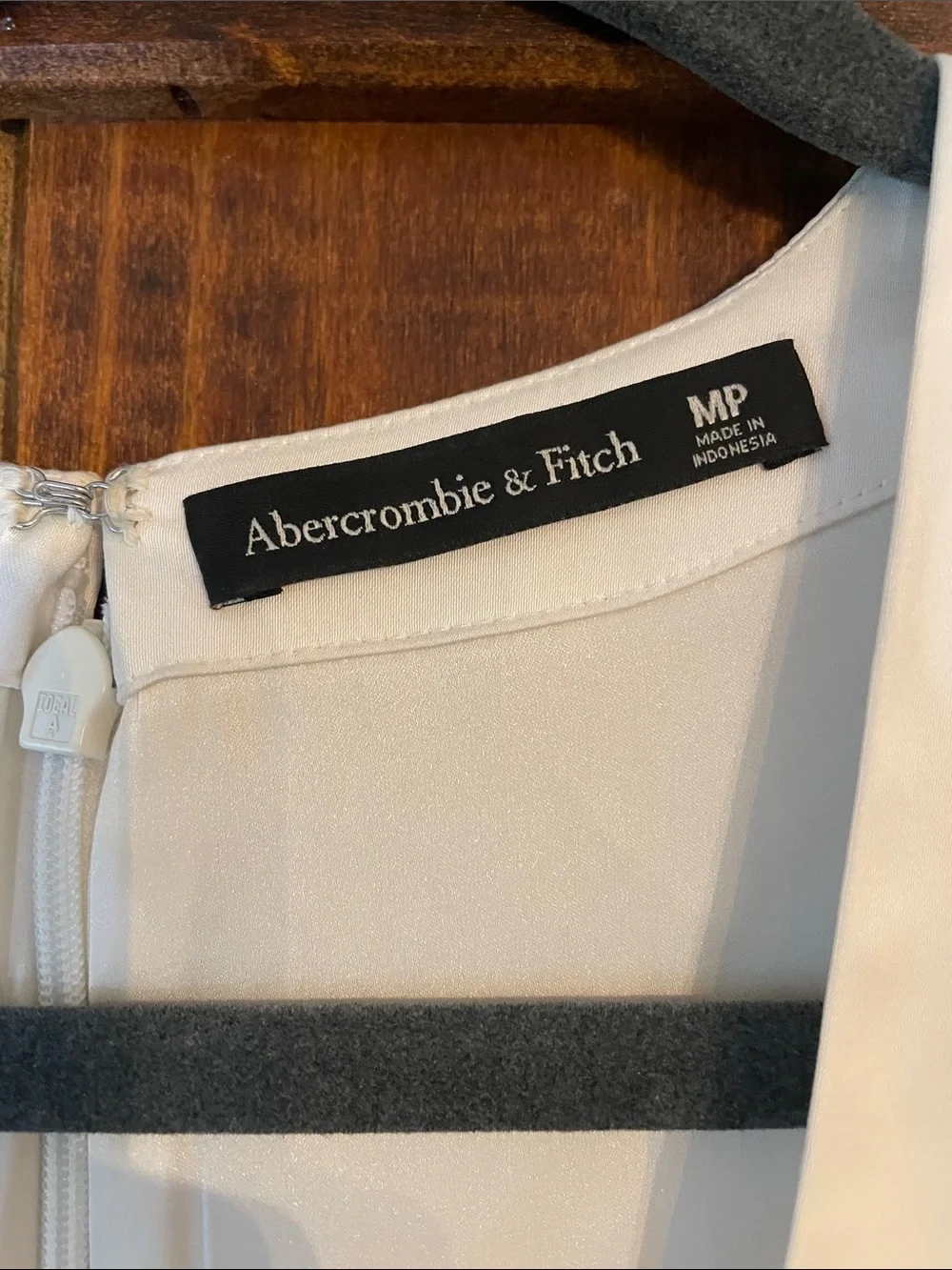 Abercrombie & Fitch Wedding Angel Sleeve O-Ring Cut Out Maxi Dress